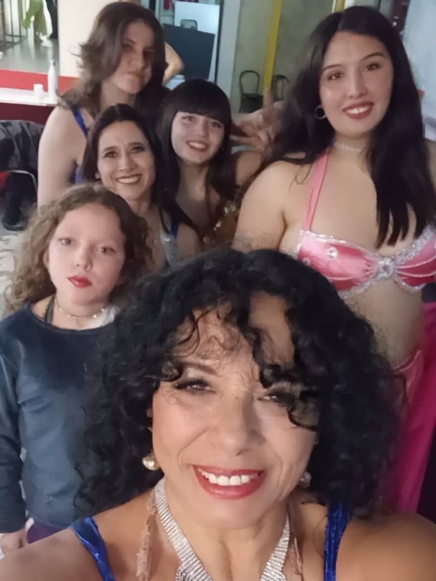 La escuela de Danzas “Zahira” se coronó en la Calle Corrientes